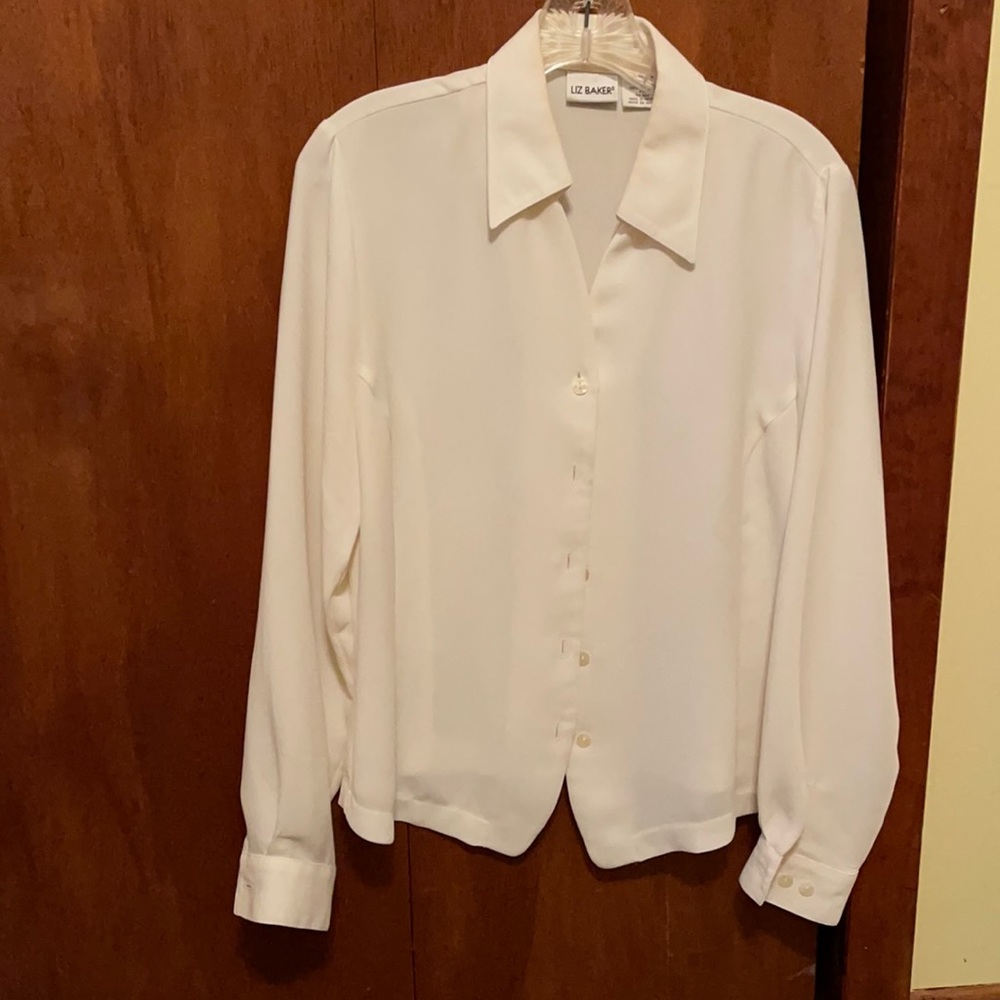 Liz Baker White button front long sleeve blouse